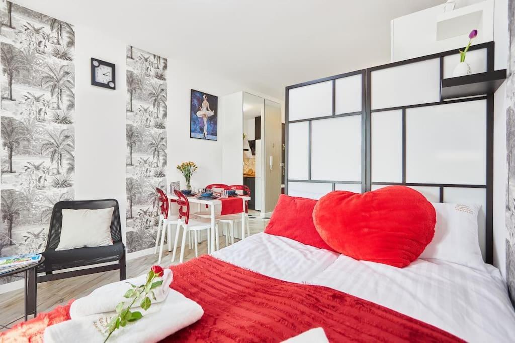 Golden Hour Apartments- Plac Slowianski 36 سفينويتشي المظهر الخارجي الصورة